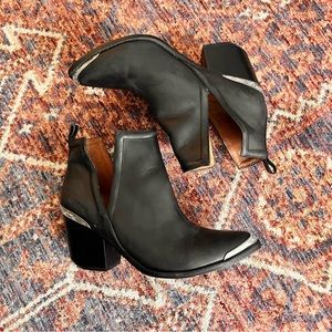 Jeffrey Campbell Cromwell black leather bootie size 8